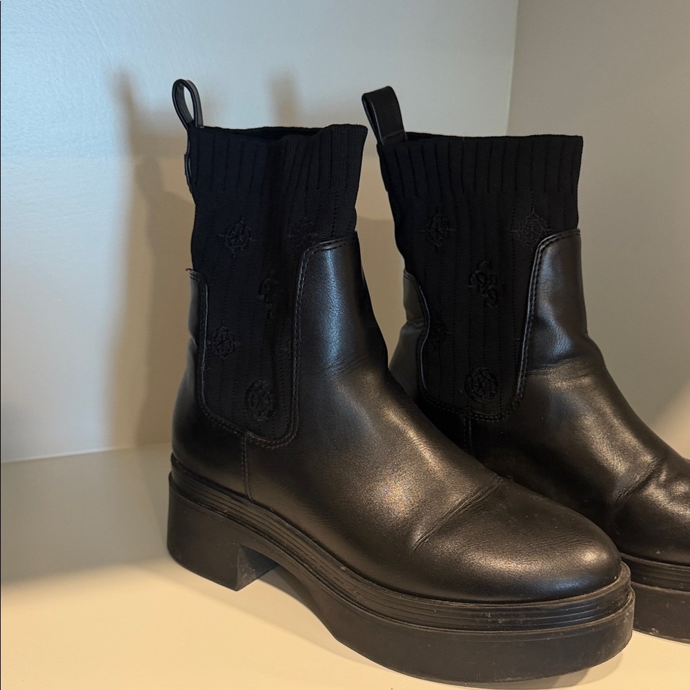 Guess black boots